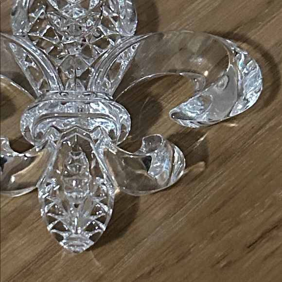 Waterford Crystal Fleur-de-Lis with Red Accent Ornament - Picture 4 of 16